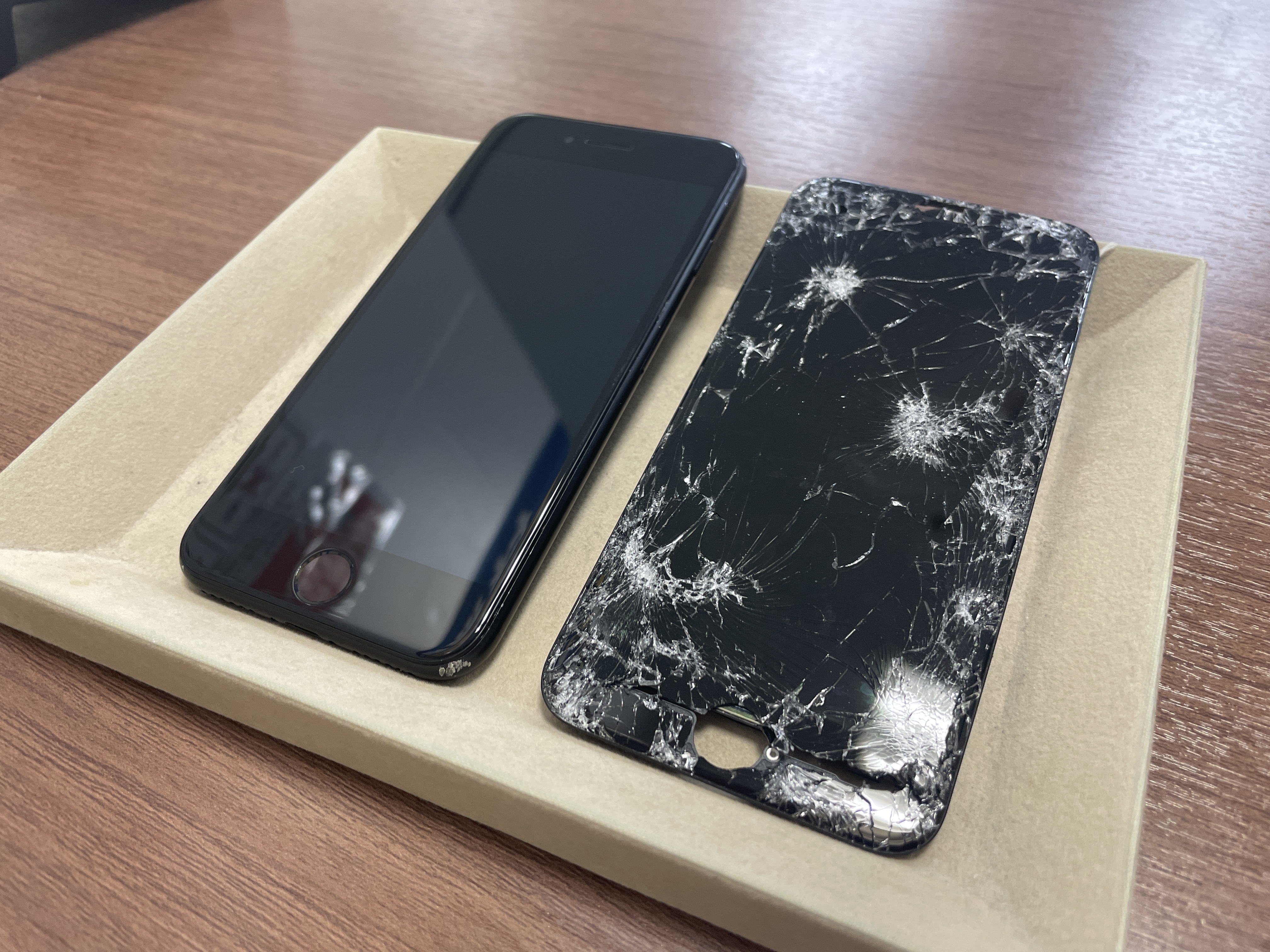 【東陽町より】iPhoneSE第2世代 画面・液晶修理ご紹介！