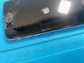 iPhone7重度ガラス割れ