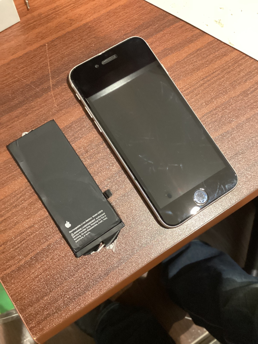 IphoneSE3のバッテリー交換を行わせていただきました‼️