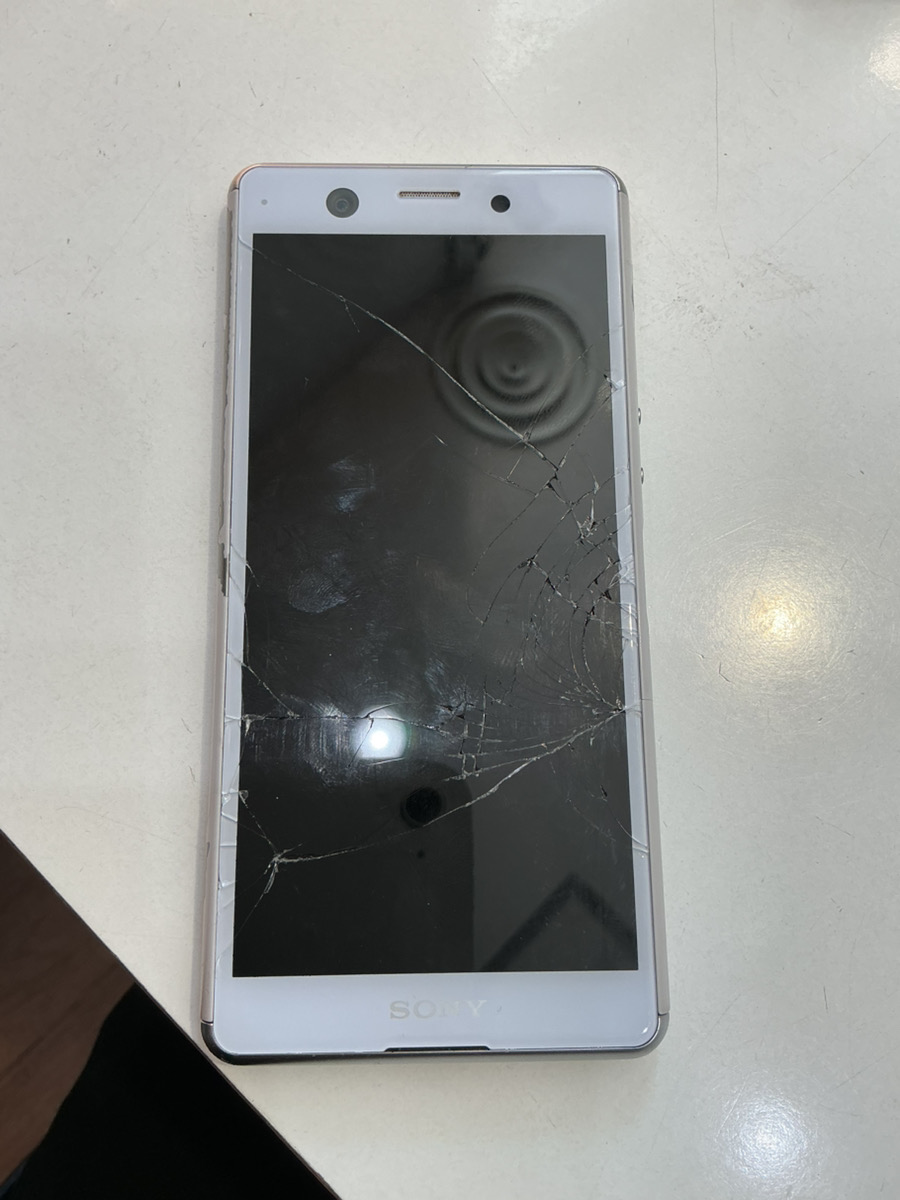 XperiaACEの液晶交換を行いました！