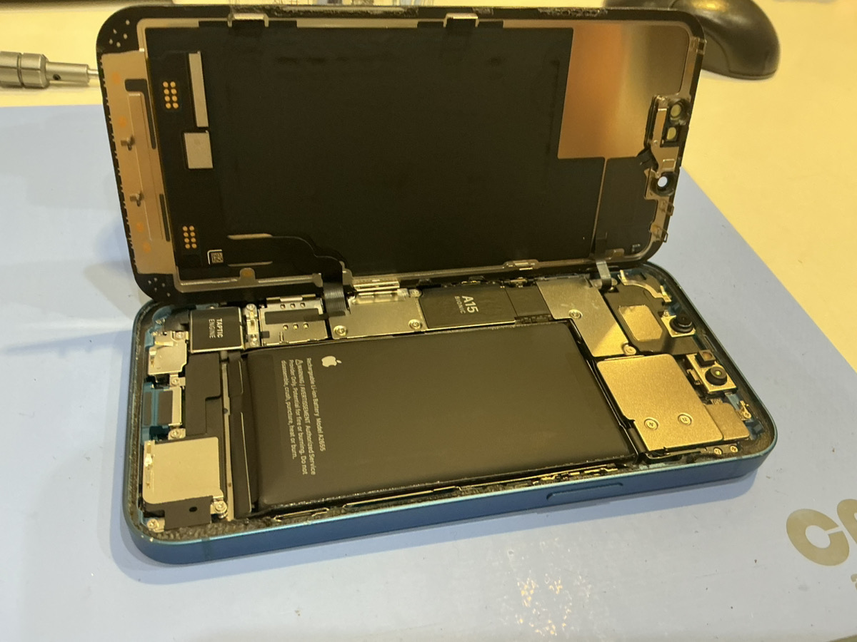iPhoneのバッテリ交換を行いました！