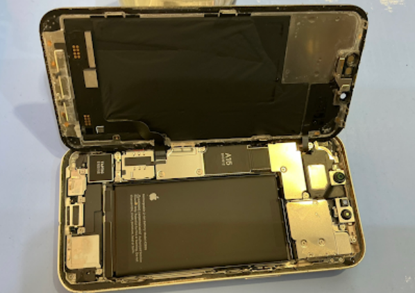 iPhoneの水没修理を行いました！
