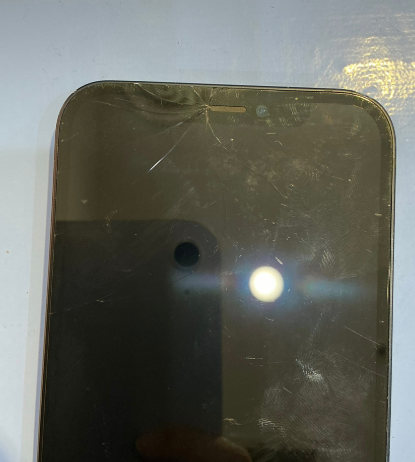iPhone12miniの画面修理を行いました！