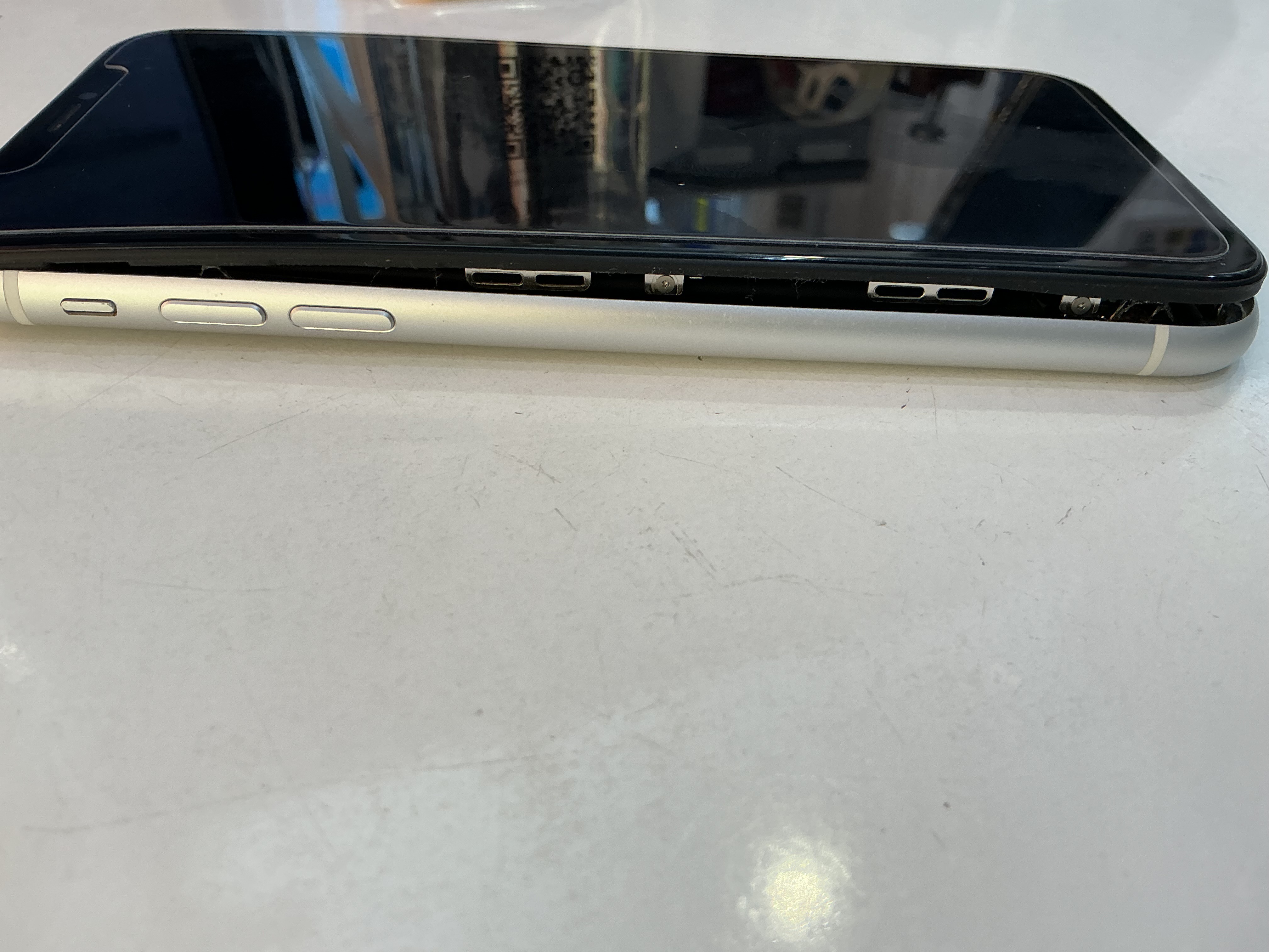 iPhoneXRのバッテリー＋画面の交換をしました！