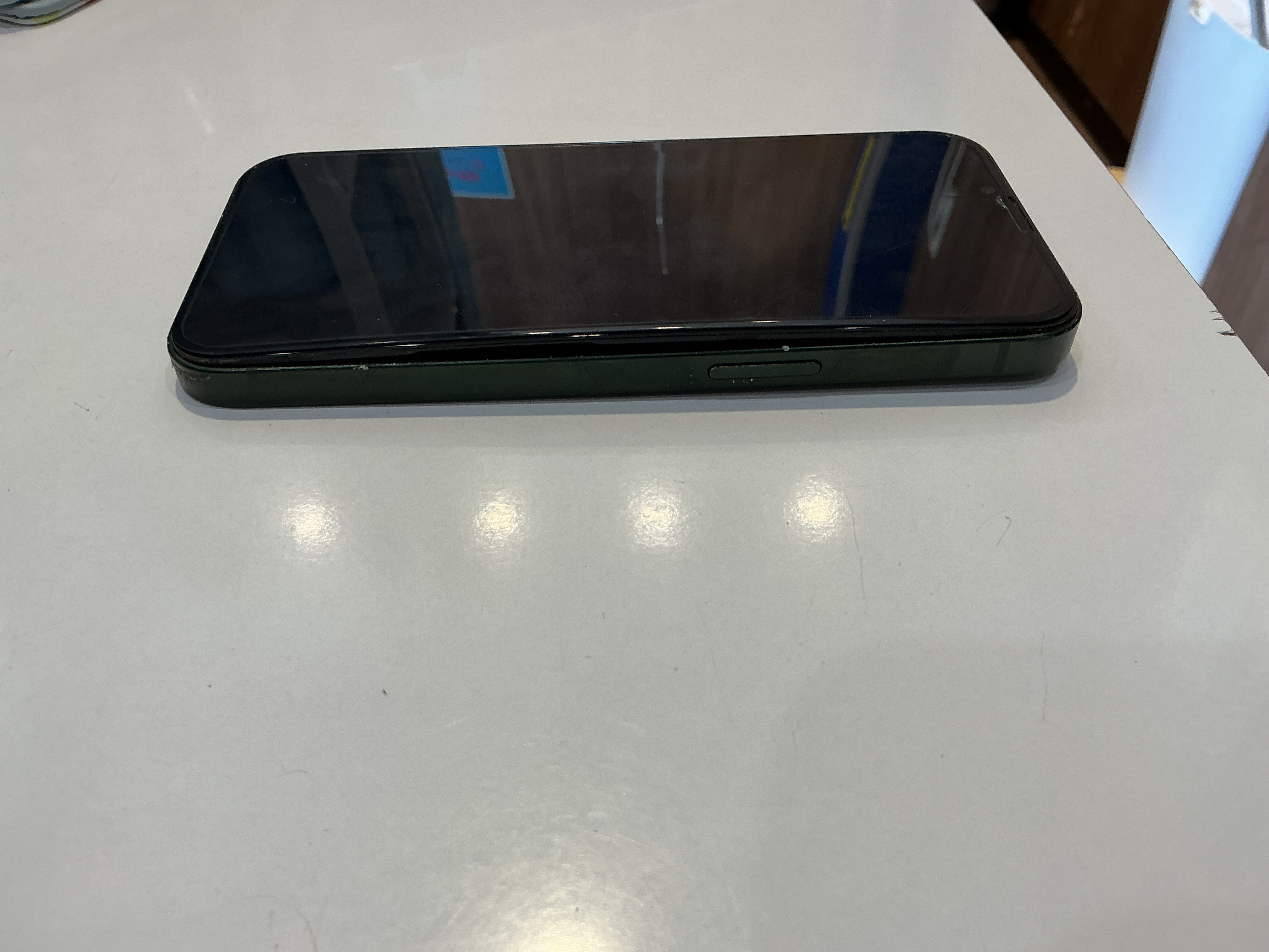 バッテリーが膨張してしまったiPhoneのご修理