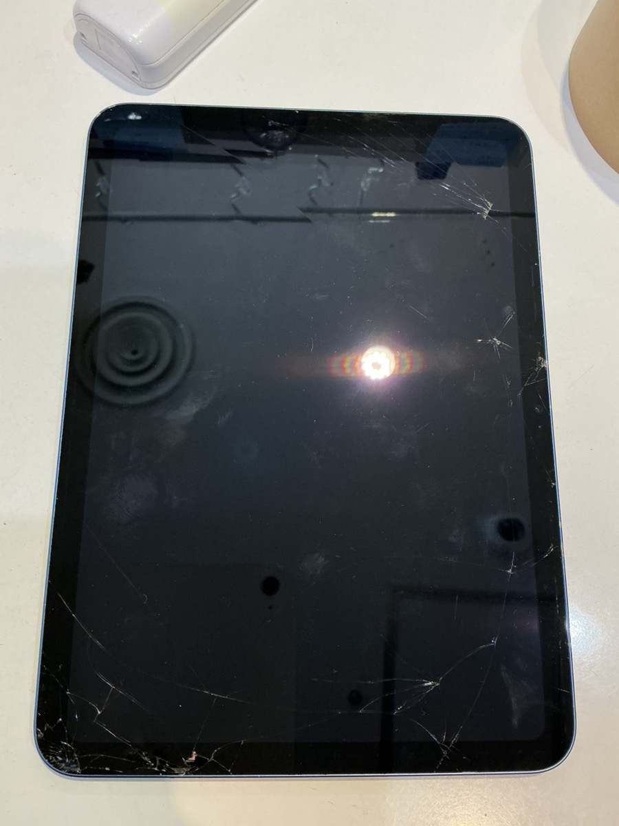 iPad11の画面修理を行いました！