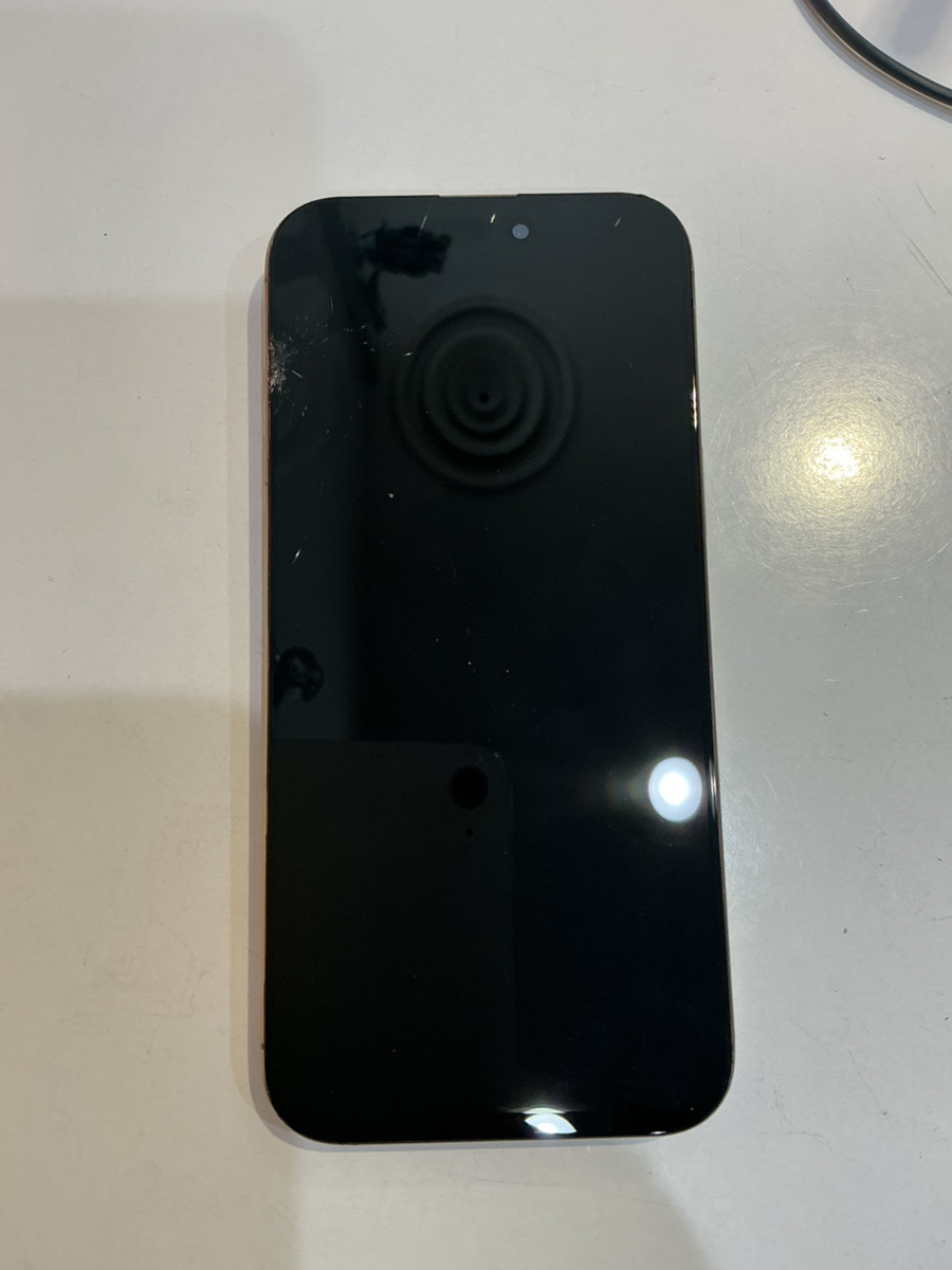 iPhone16ProMaxの画面割れ修理を行いました！