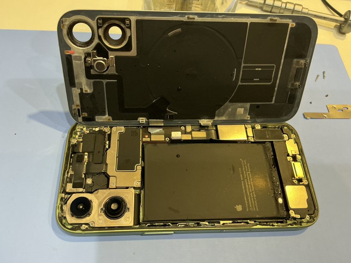 iPhone17の水没修理を行いました！