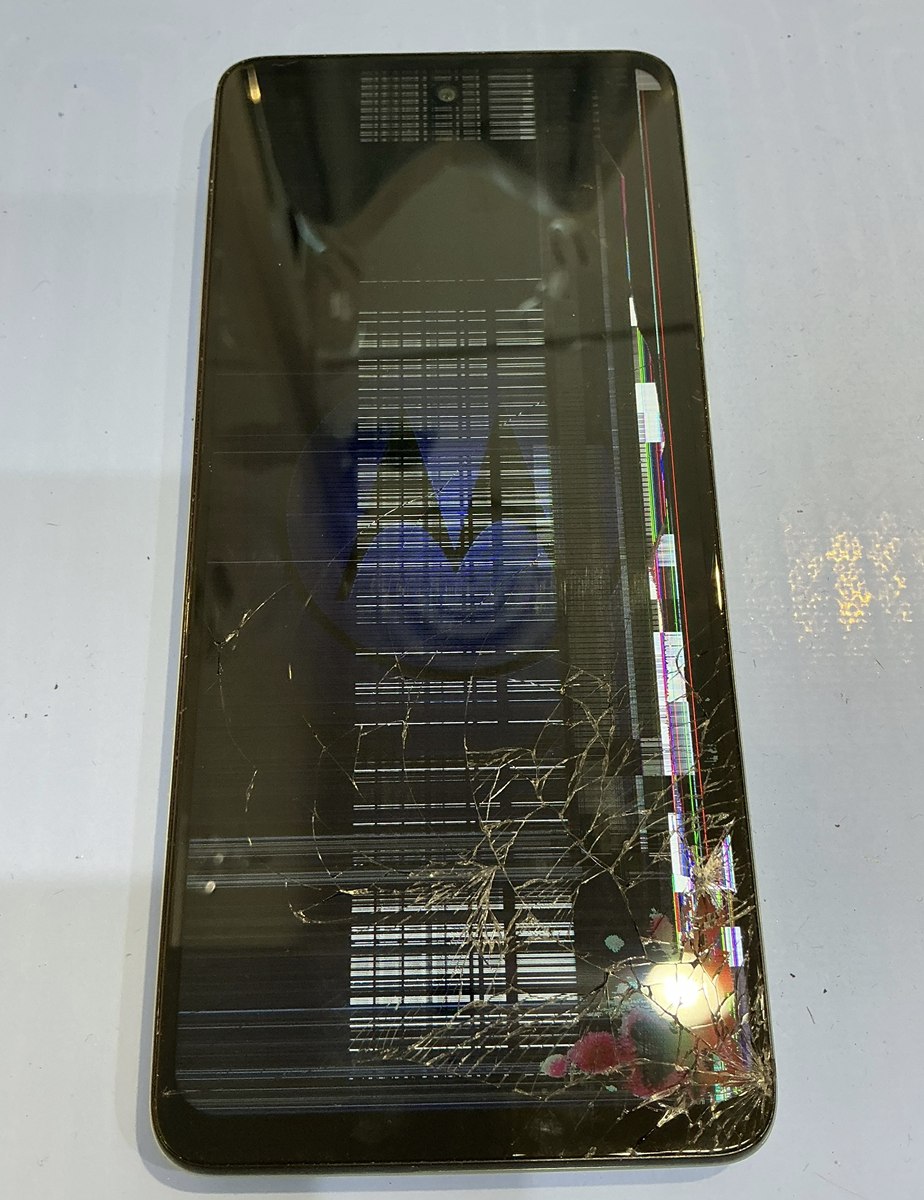 Motorolaの画面修理を行いました！