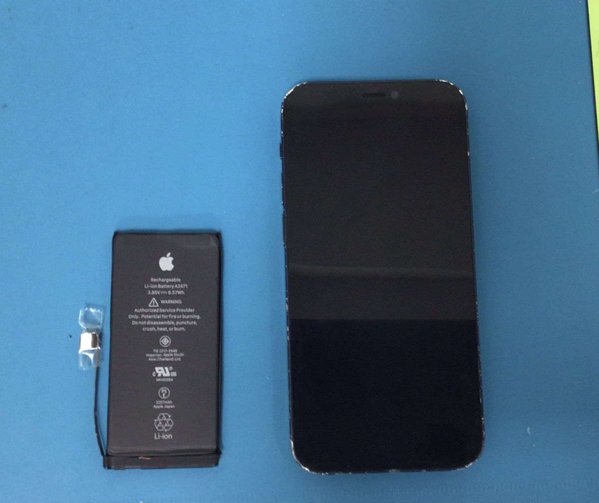本日はiPhone12miniのバッテリー交換を行いました!