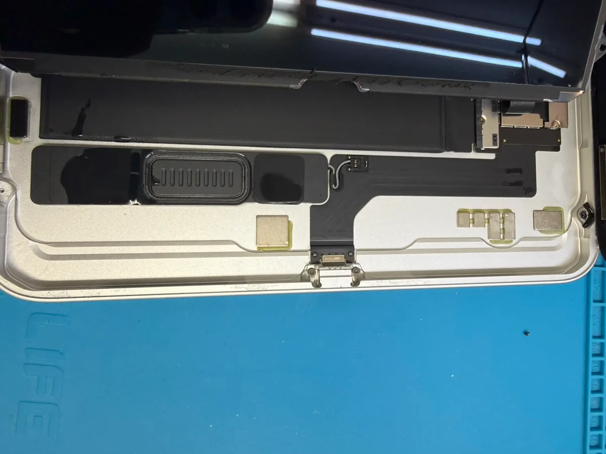 iPadを水没させてしまった時の対処法｜電源が入る場合も要注意｜スマホクリニック湘南台店