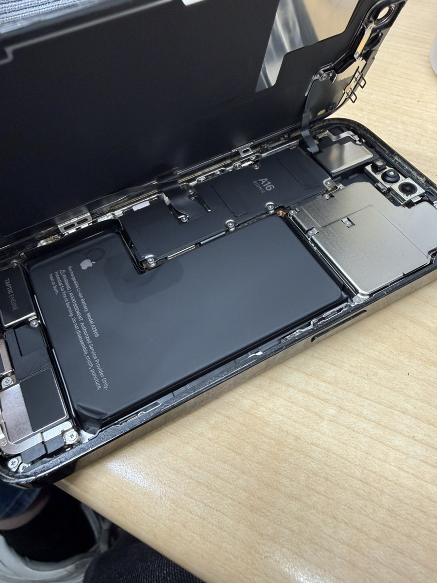 iPhone14Proの修理を行いました！