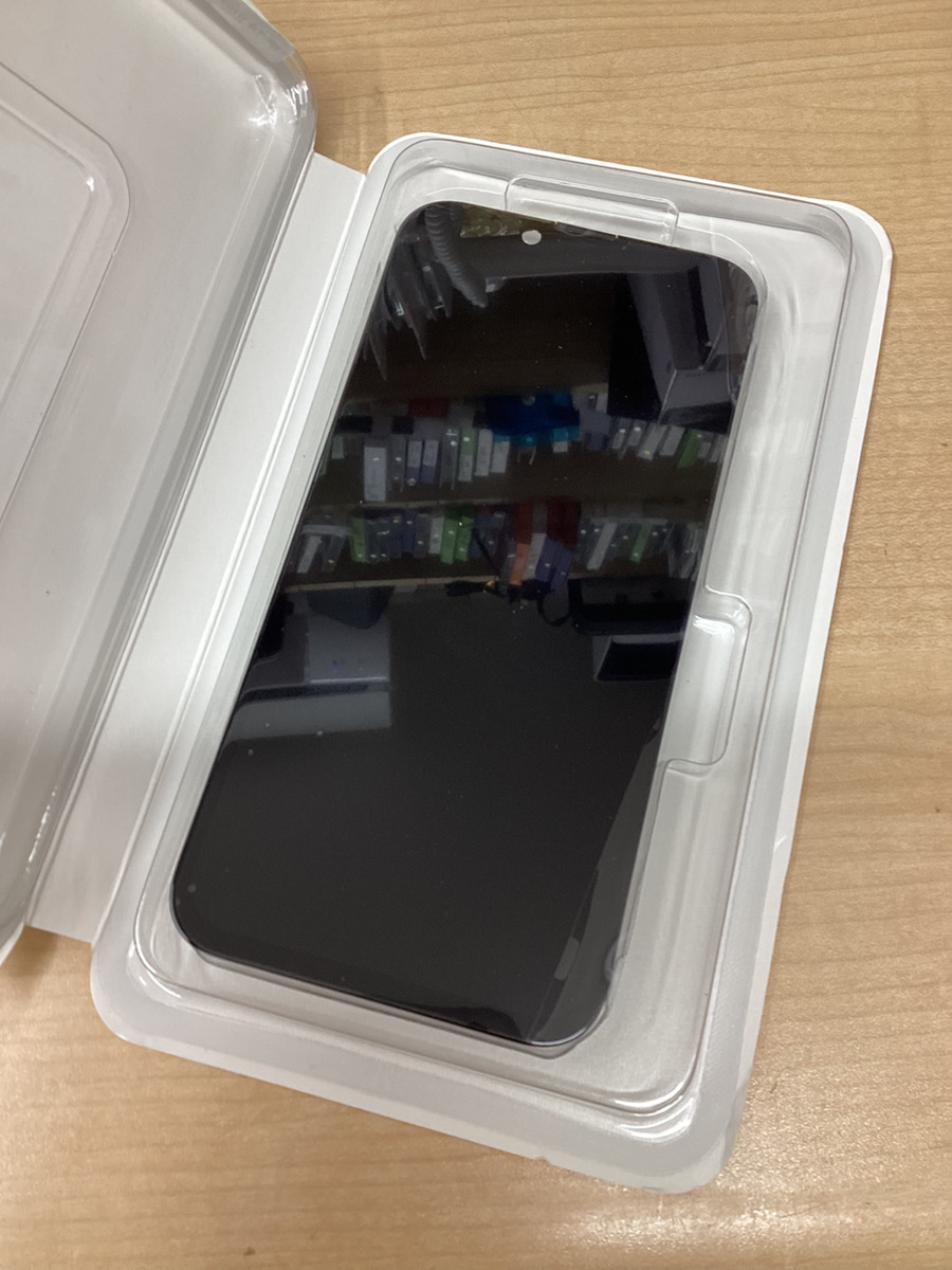 iPhone14の画面交換をしました