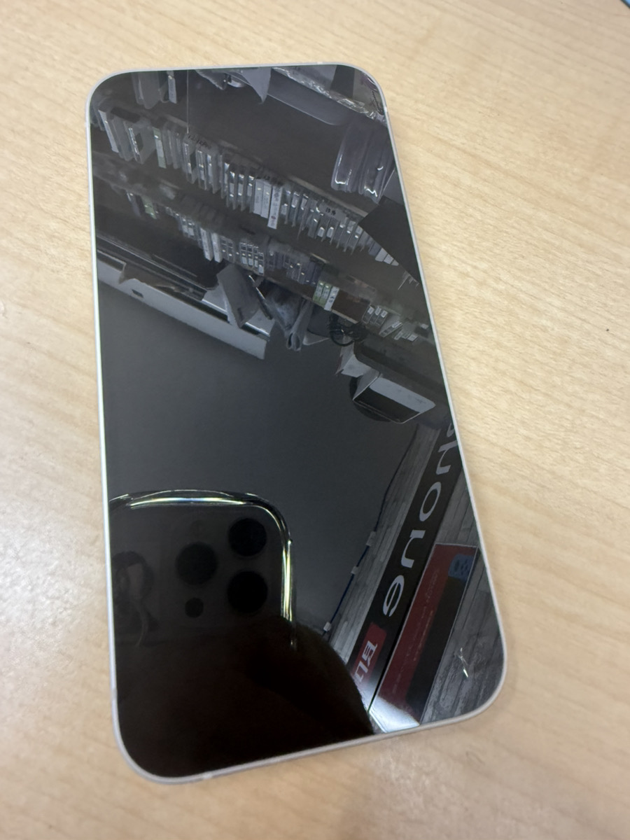 iPhone14の画面交換を行いました！