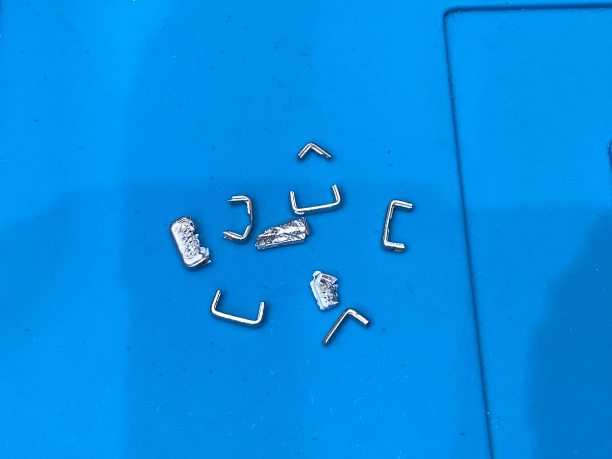 【充電できないのは異物が原因！？】