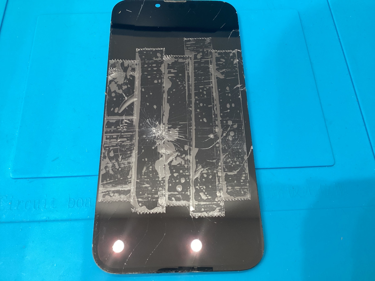 【iPhone13】ガラス割れ修理